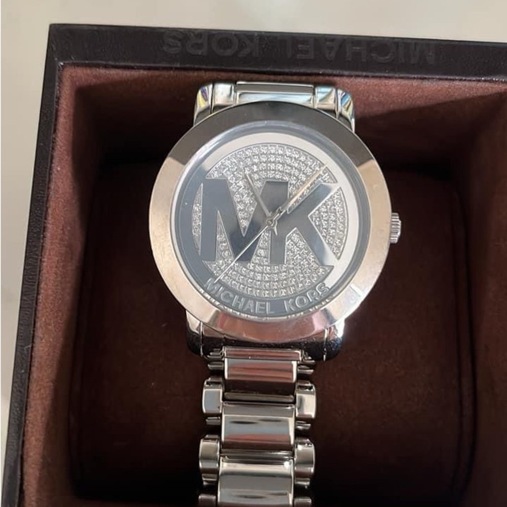 Brand new silver Michael Kors women’s watch with Crystal detail